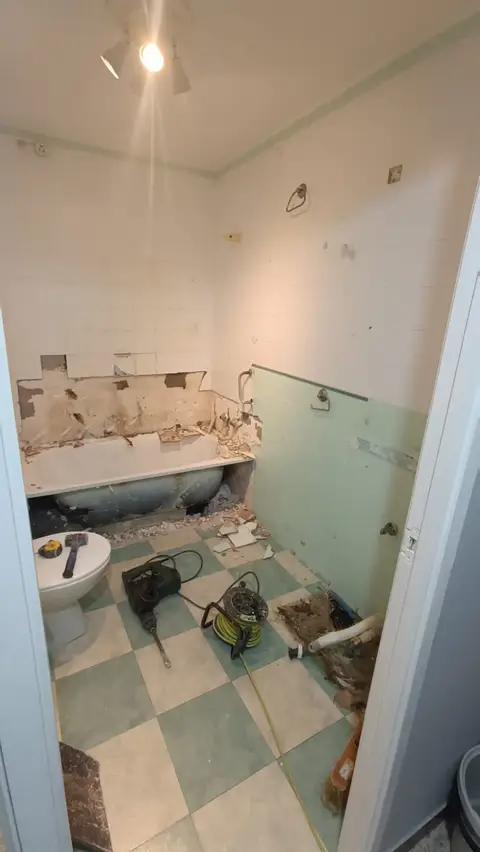 Reforma de casa en artenara e impermeabilizacion fachada, fontanería y baños — foto 1